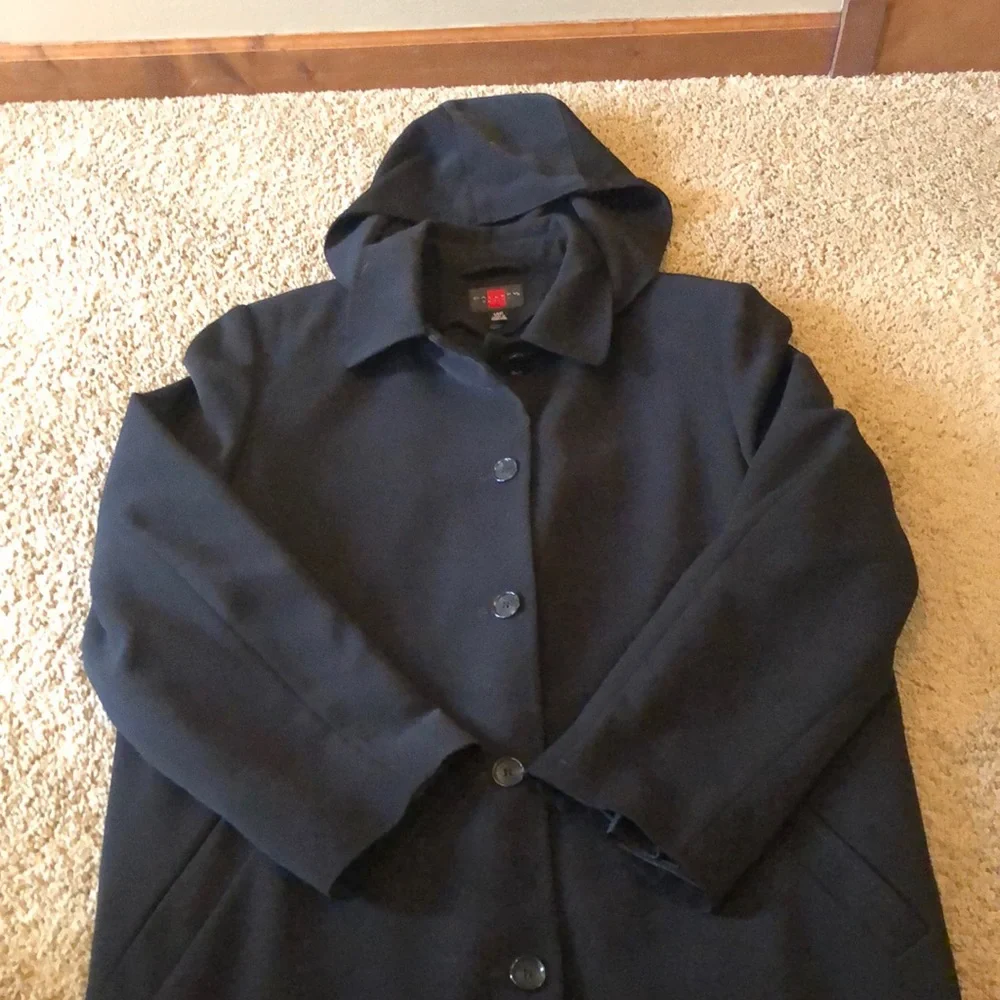 Full length Gallery Coat. Barely worn. - Picture 1 of 6